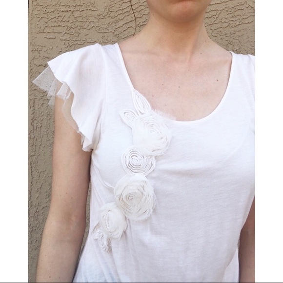 Mystree Tops - MYSTREE Floral Rosette Ruched Flutter Sleeve Top